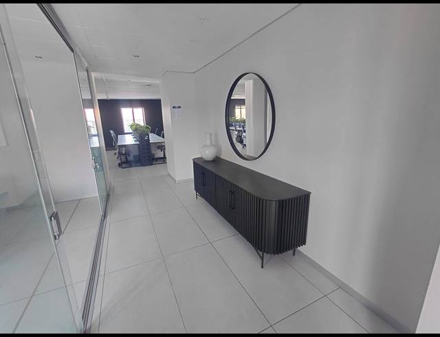 270M² OFFICE TO LET IN VORNA VALLEY